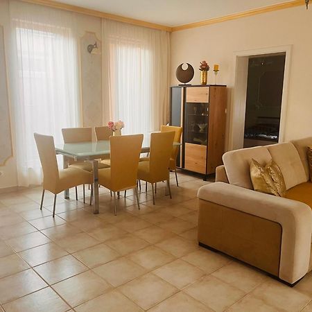Aqua Azur Apartman Hajduszoboszlo Exterior photo